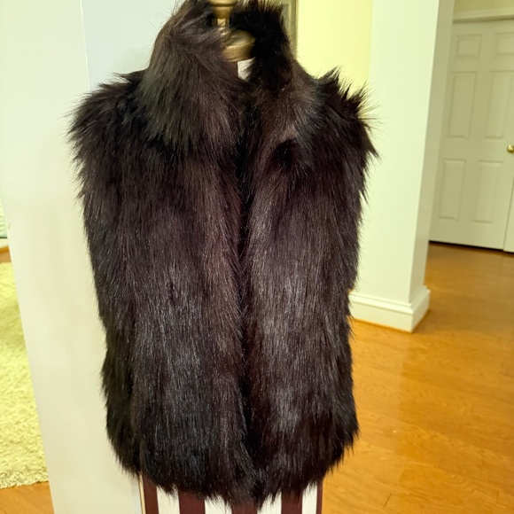Members Only Women's Brown Open Front Faux Fur Vest Size M Cozy Boho Retro - Picture 1 of 9